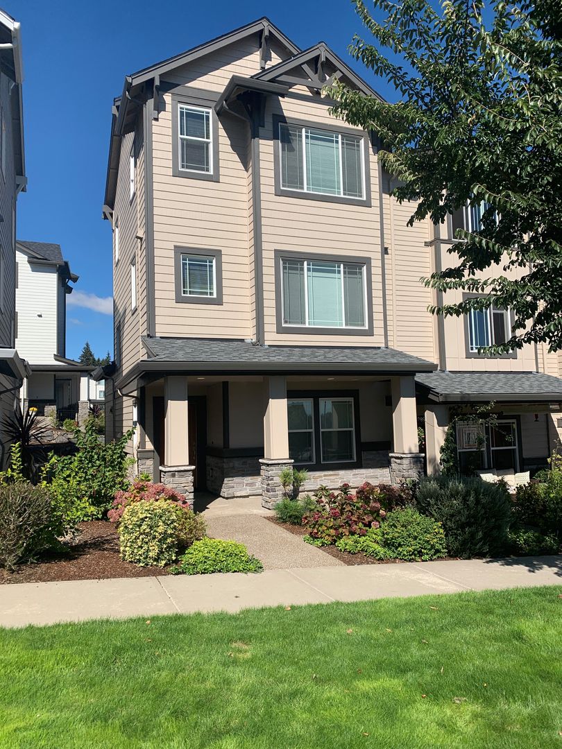 SFH 127 - Villebois Drive 2 of 12