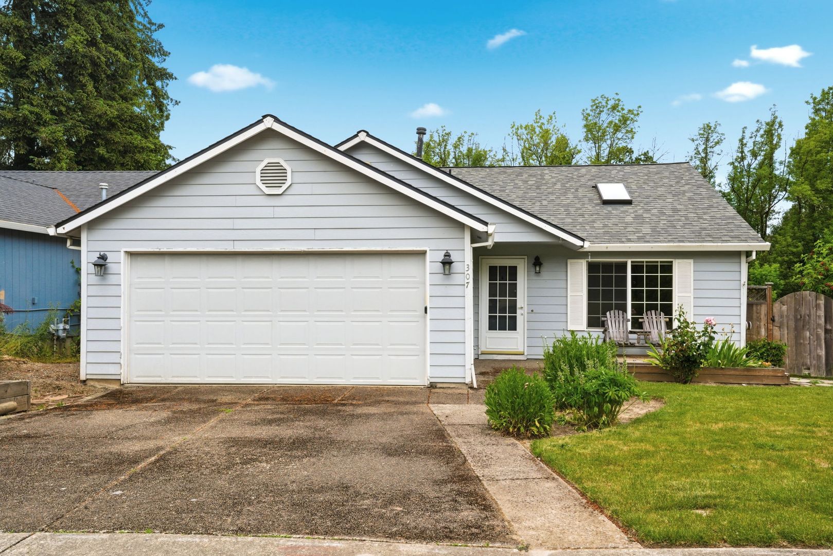 Hillsboro House: 307 NW Angela Lane
