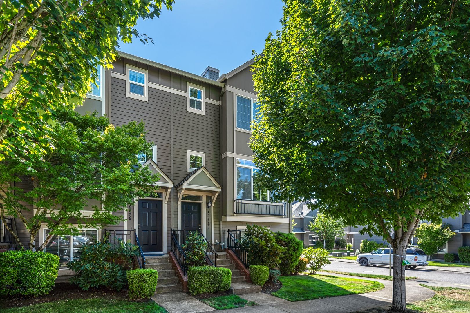 Beaverton House: 16884 NW Shadow Hills Ln