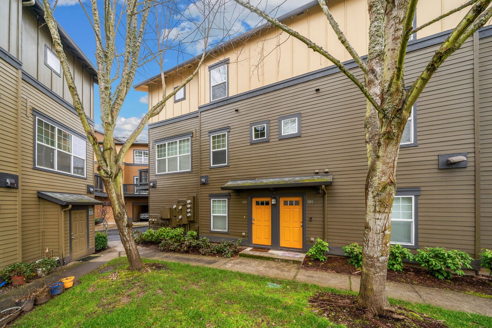 Beaverton Townhome: 1150 Southwest 170th Avenue