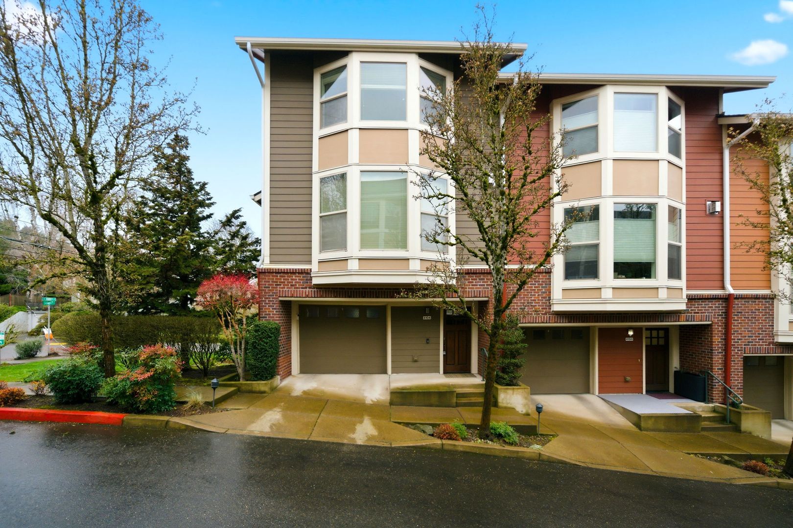 Portland Townhome: 4104 SW Corbett Avenue