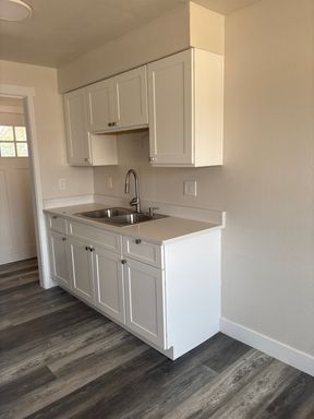 700 SW Wilson Lane, Unit E10
