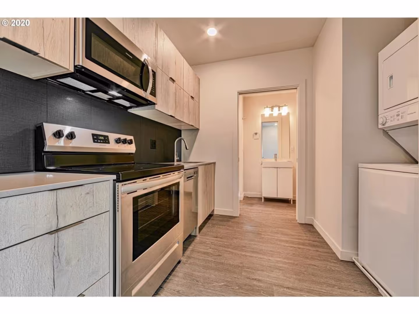Portland Apartment: 1524 North Sumner Street