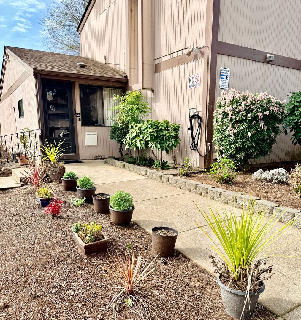 MF 39 - Rolling Hills Townhouses 1 of 12