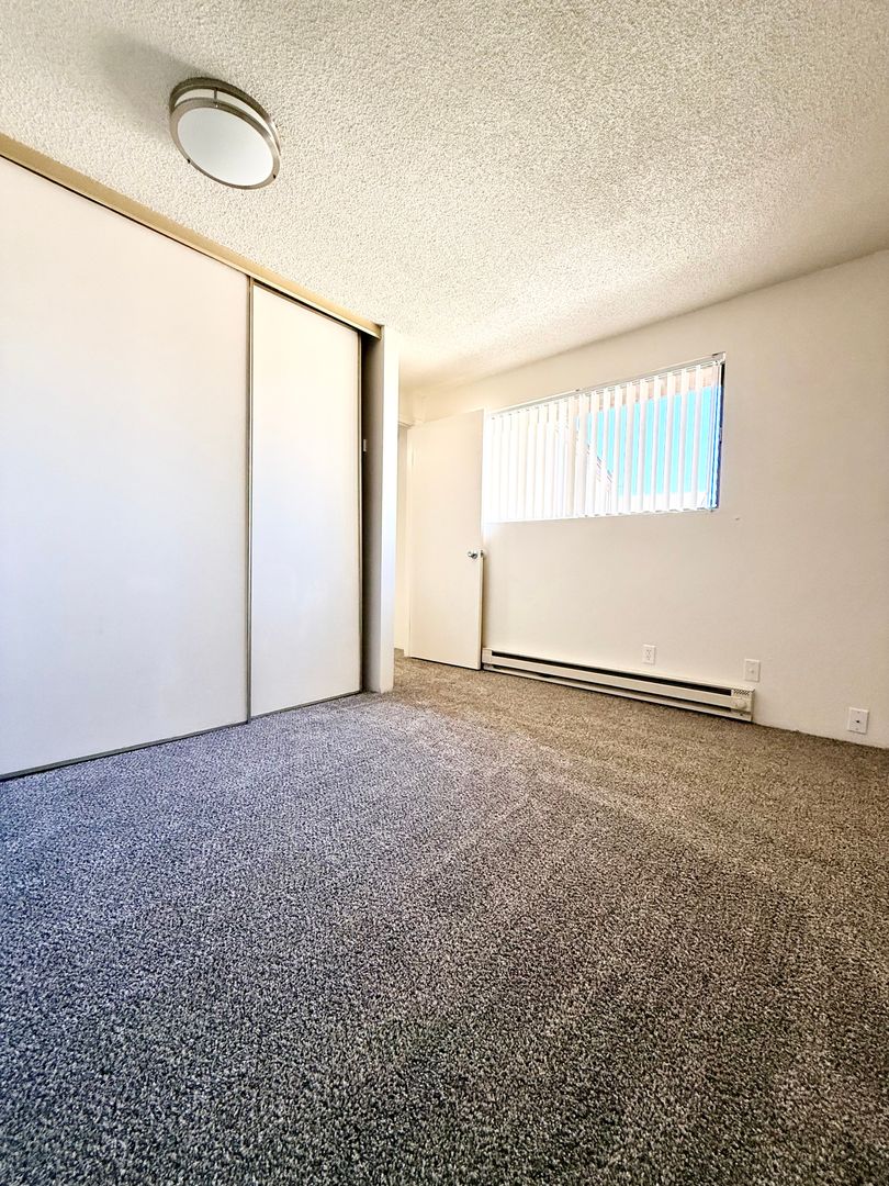 Salem Townhome: 190 Boone Road SE