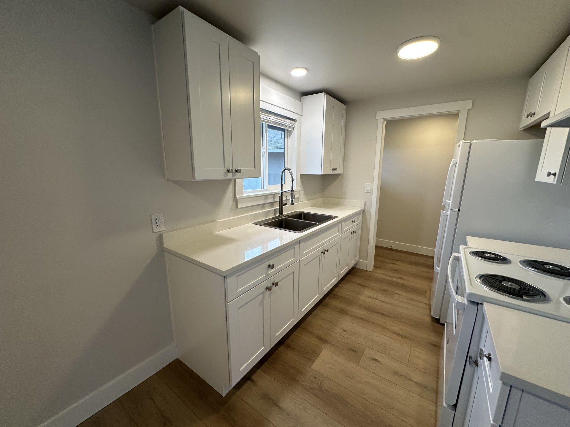 MF 36 - Columbia Villa Apartments 2 of 12
