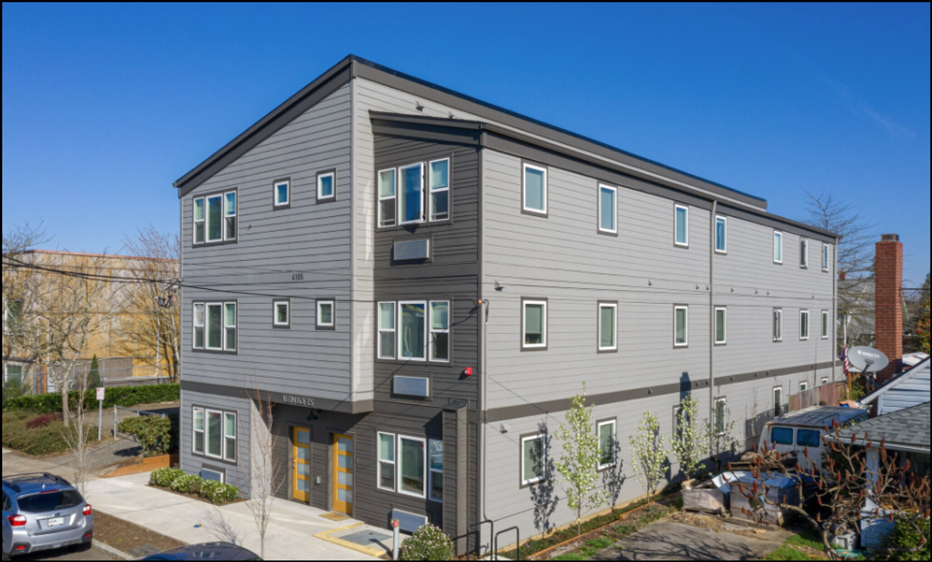 MF 18 SE Cora (Kern Loft) 2 of 8