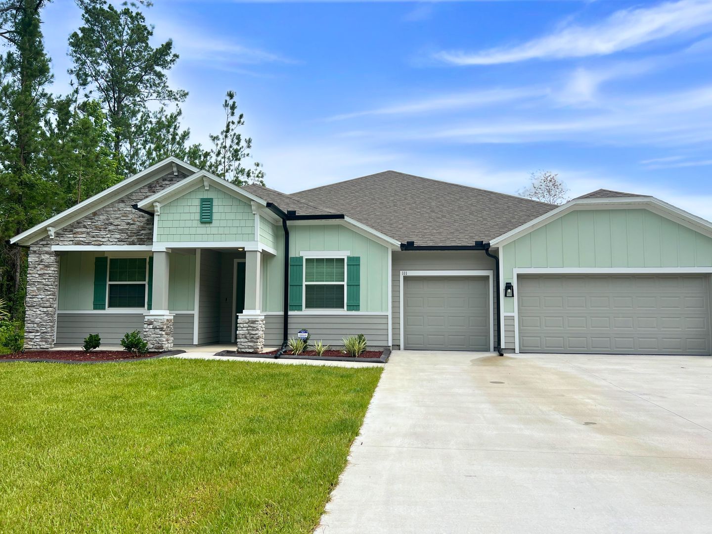 Kingsland House: 111 Breakwater Loop