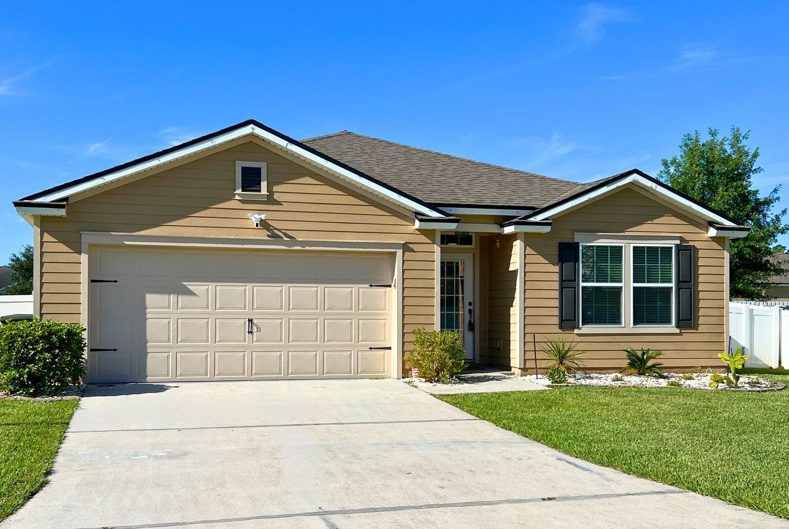 Kingsland House: 204 Hayworth Ct.