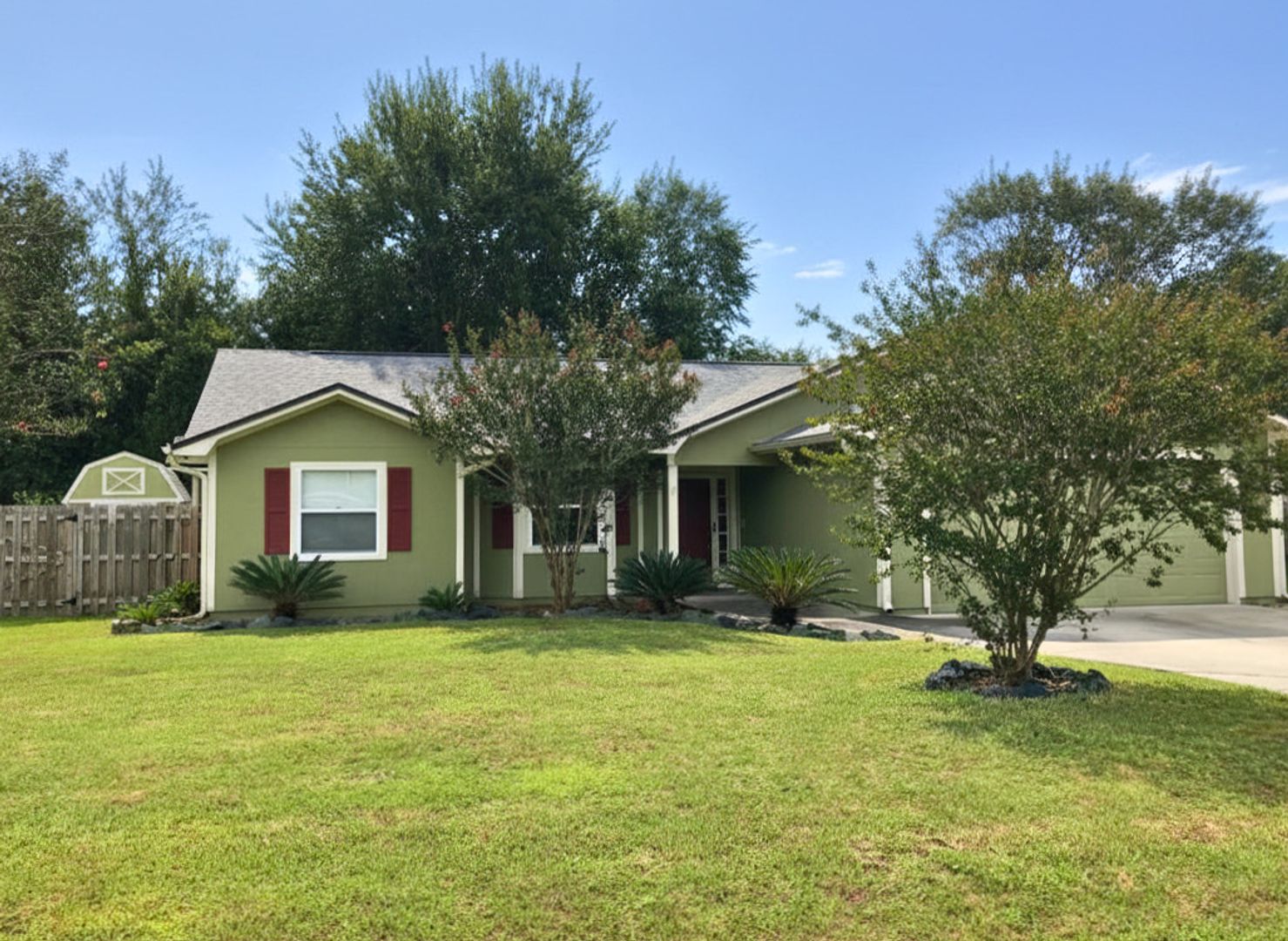 St. Marys House: 502 Hunt Club Rd