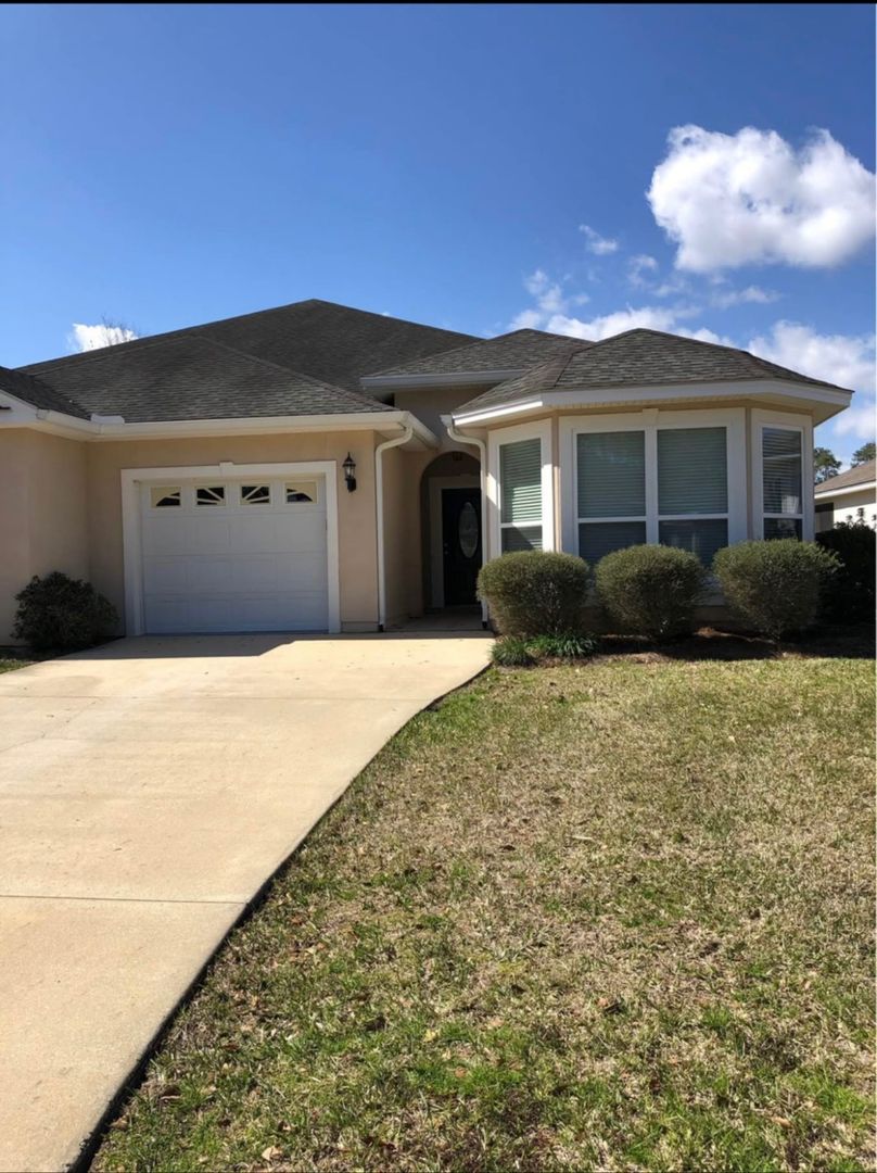 Kingsland House: 468 Eagle Blvd
