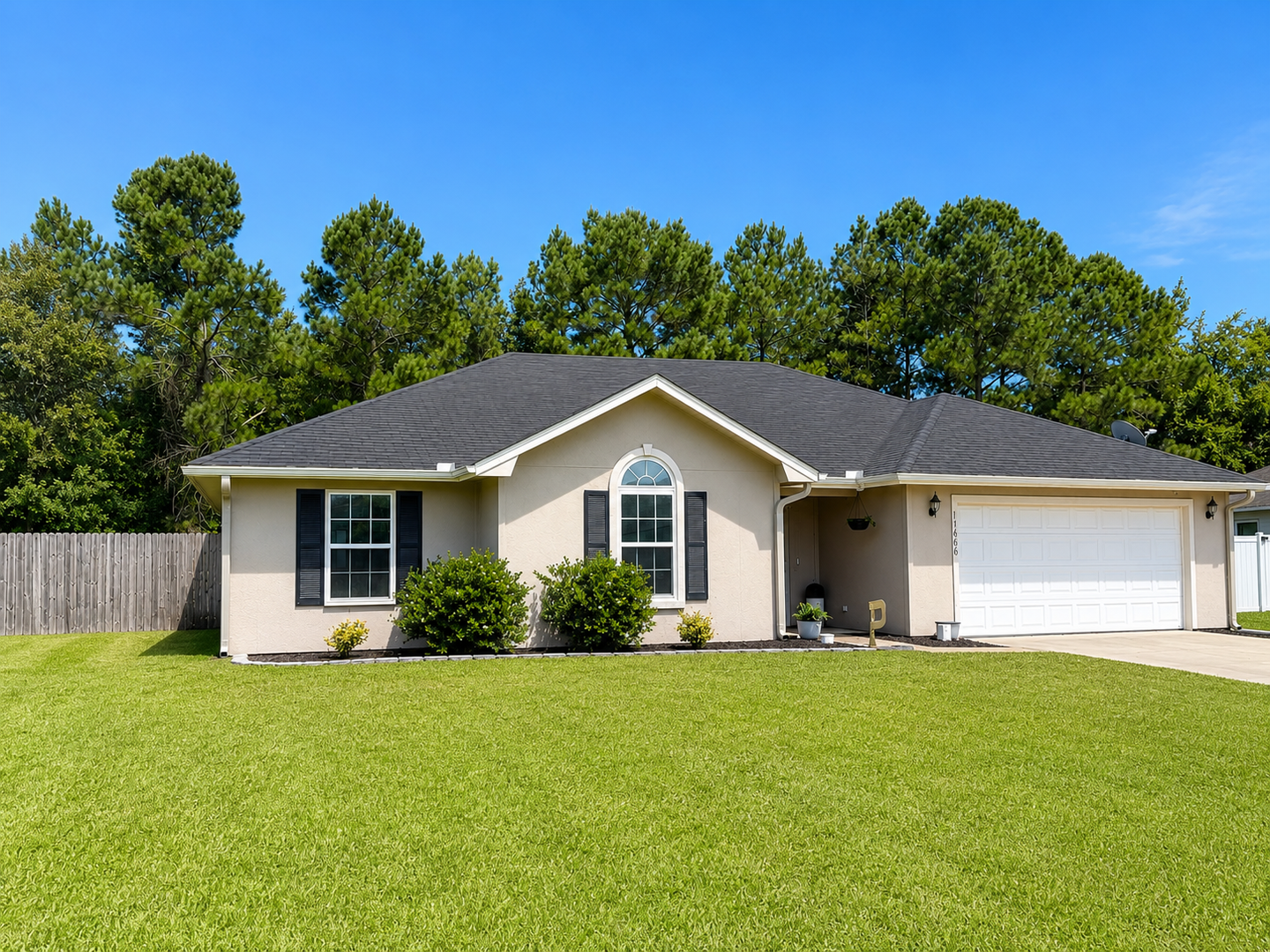 Kingsland House: 108 Cedar Cir. Dr.