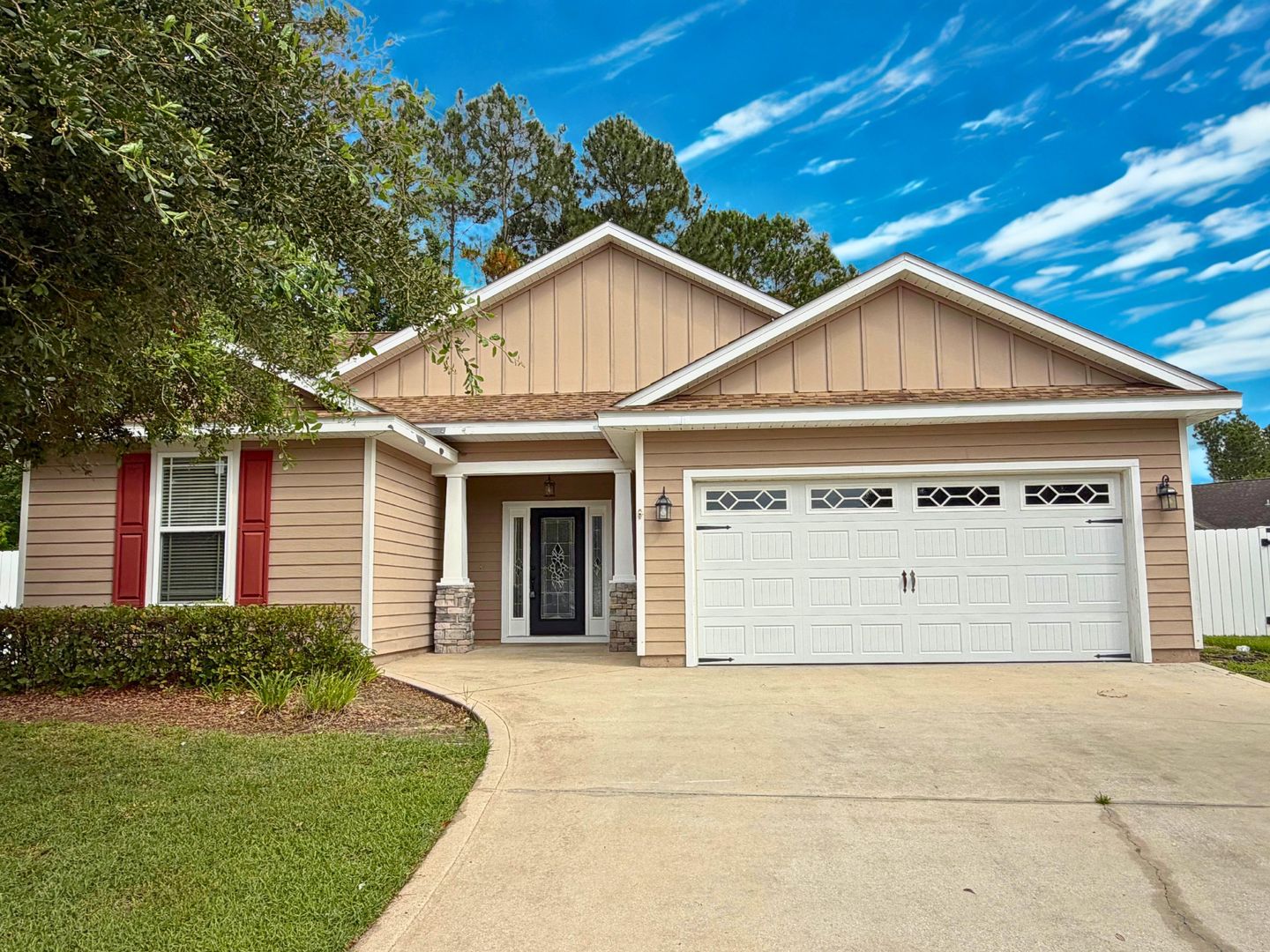 Kingsland House: 114 Paradise Ct.