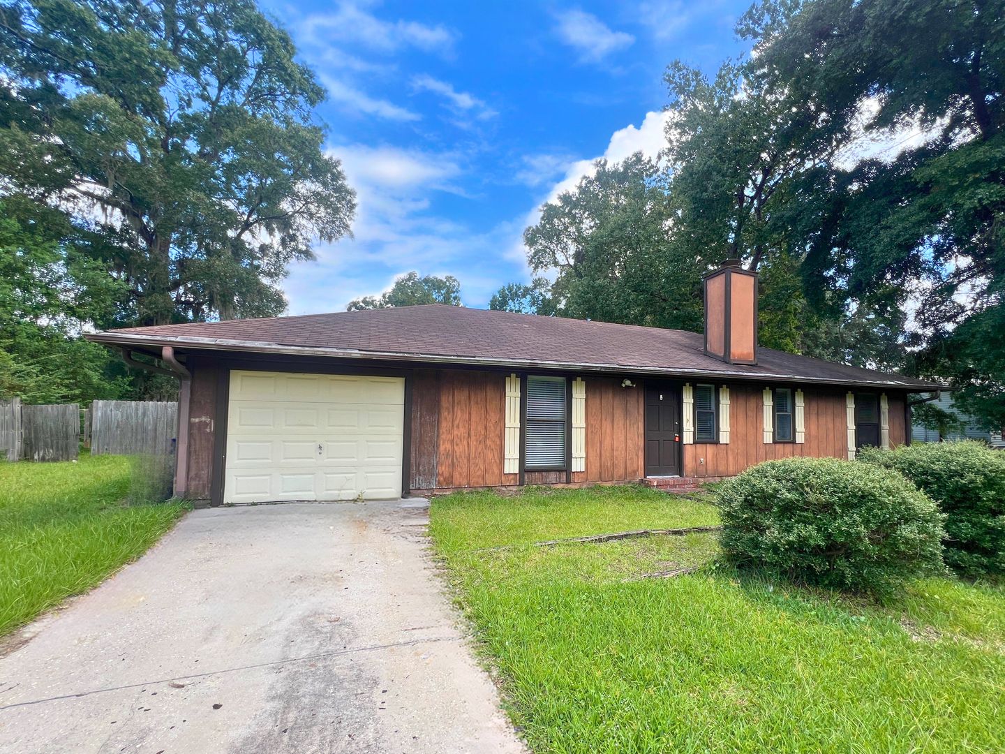 Kingsland House: 233 Ridge Rd.