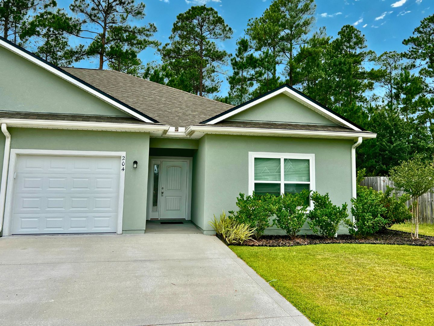 St. Marys House: 204 Gary Cir.