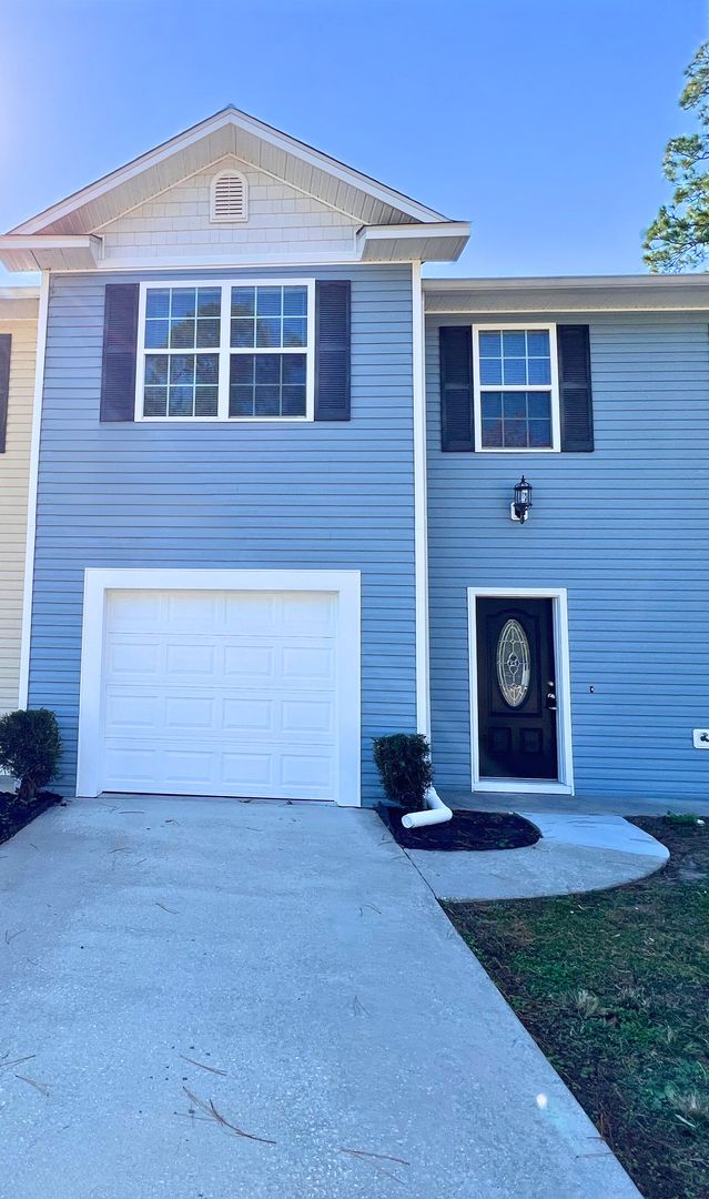 Kingsland House: 820 Davis St.