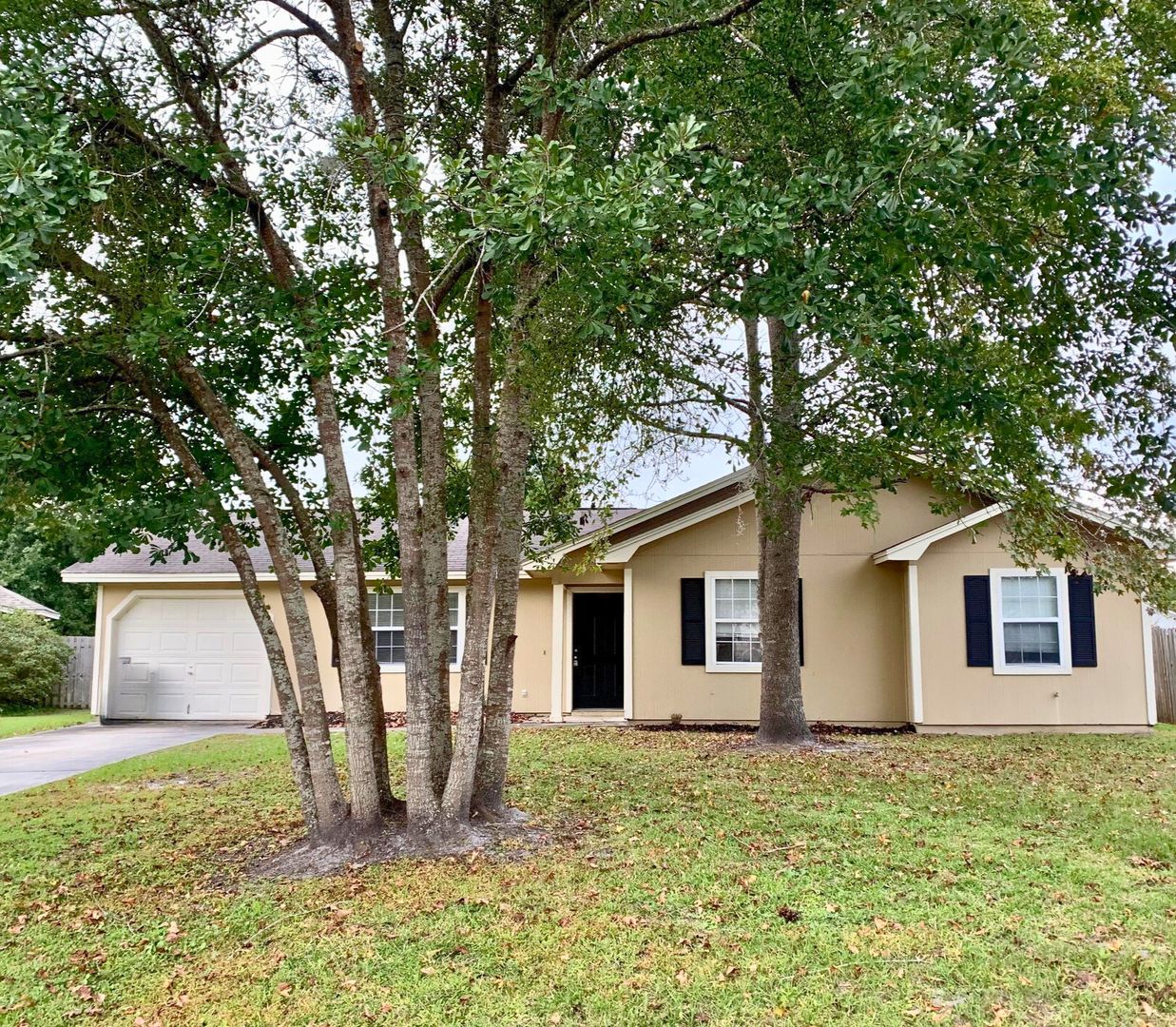 St Marys House: 102 Hopi Ct