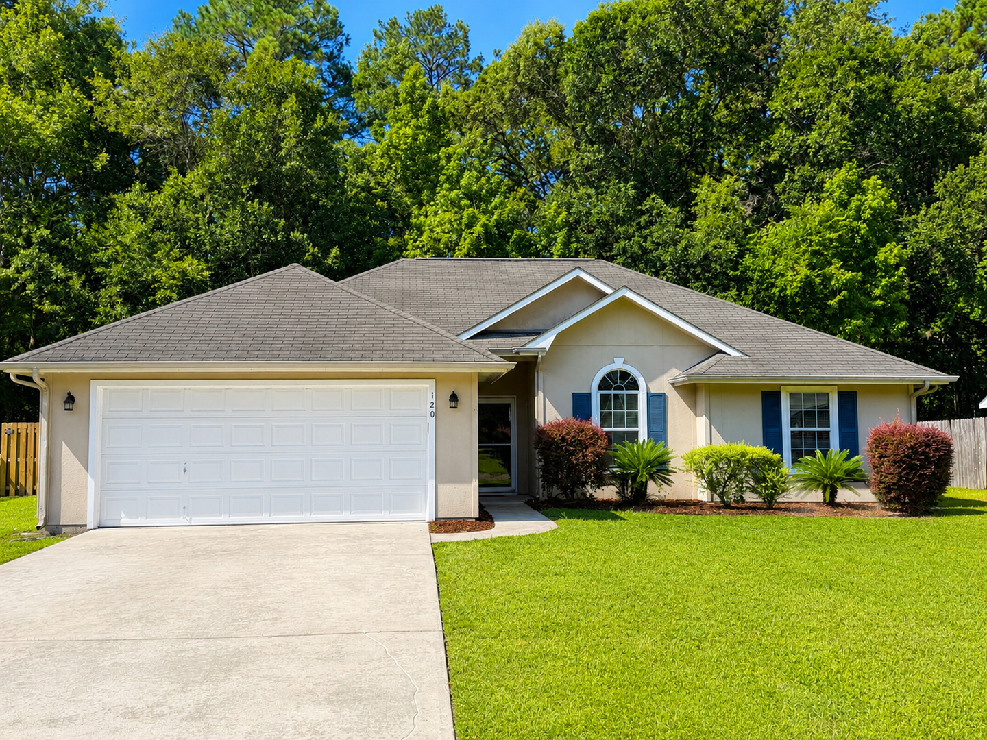 Kingsland House: 120 Hydrangea Rd.