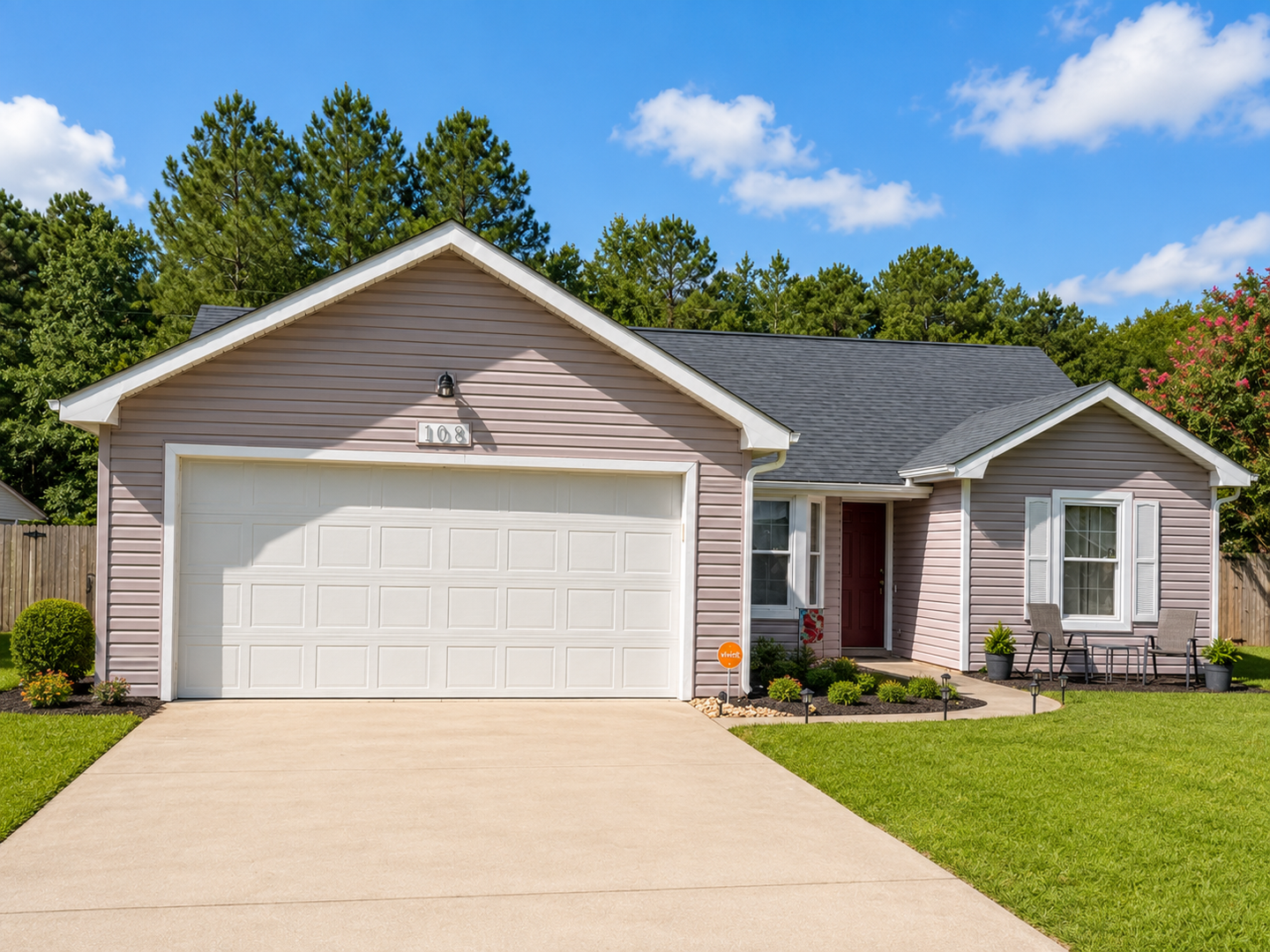 Kingsland House: 109 Almond Cir.