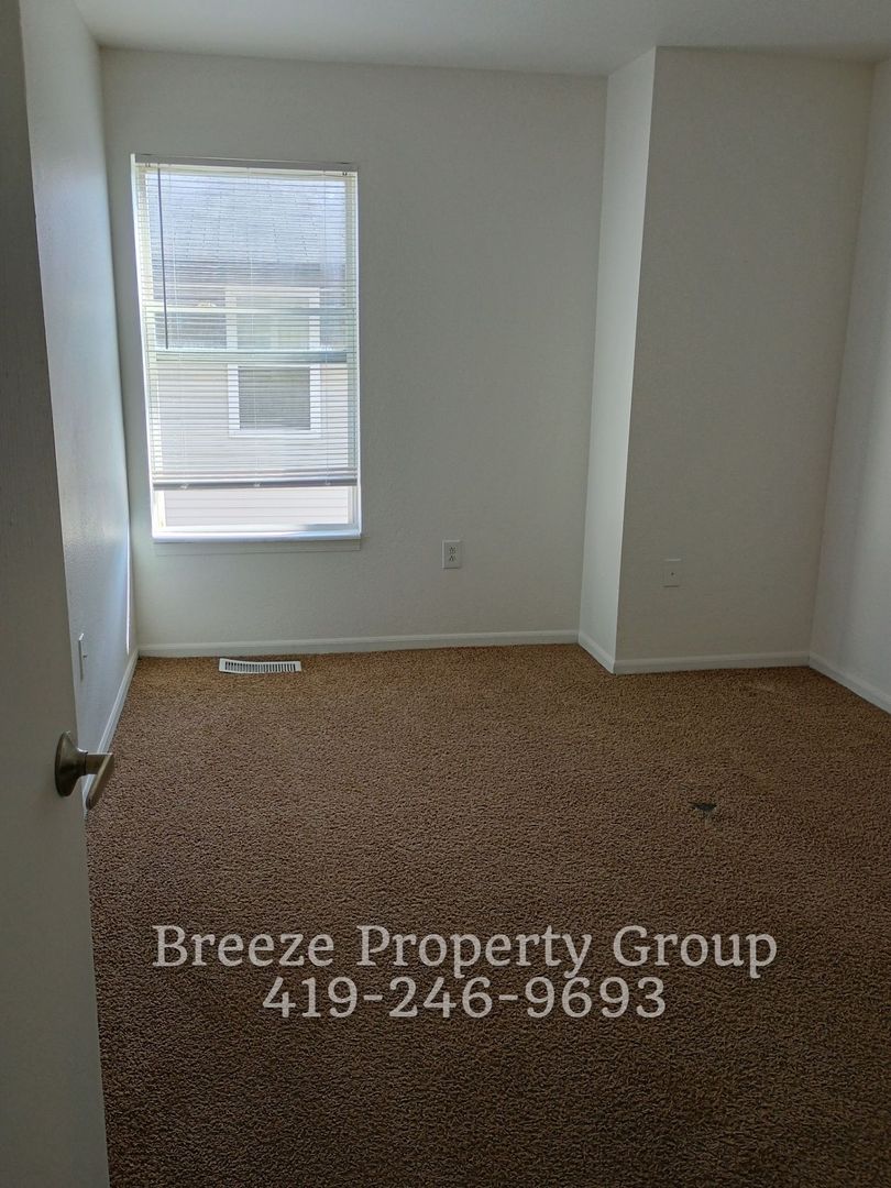 Ohio Apartment: 322 14th St
