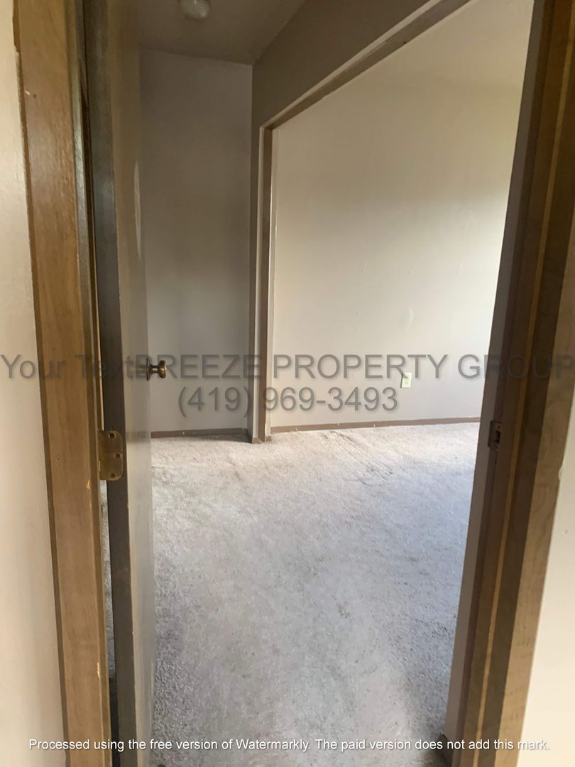 Toledo Apartment: 4912 Douglas