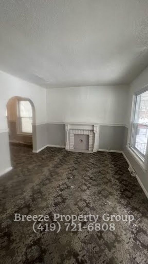 Toledo House: 2564 Foraker Ave