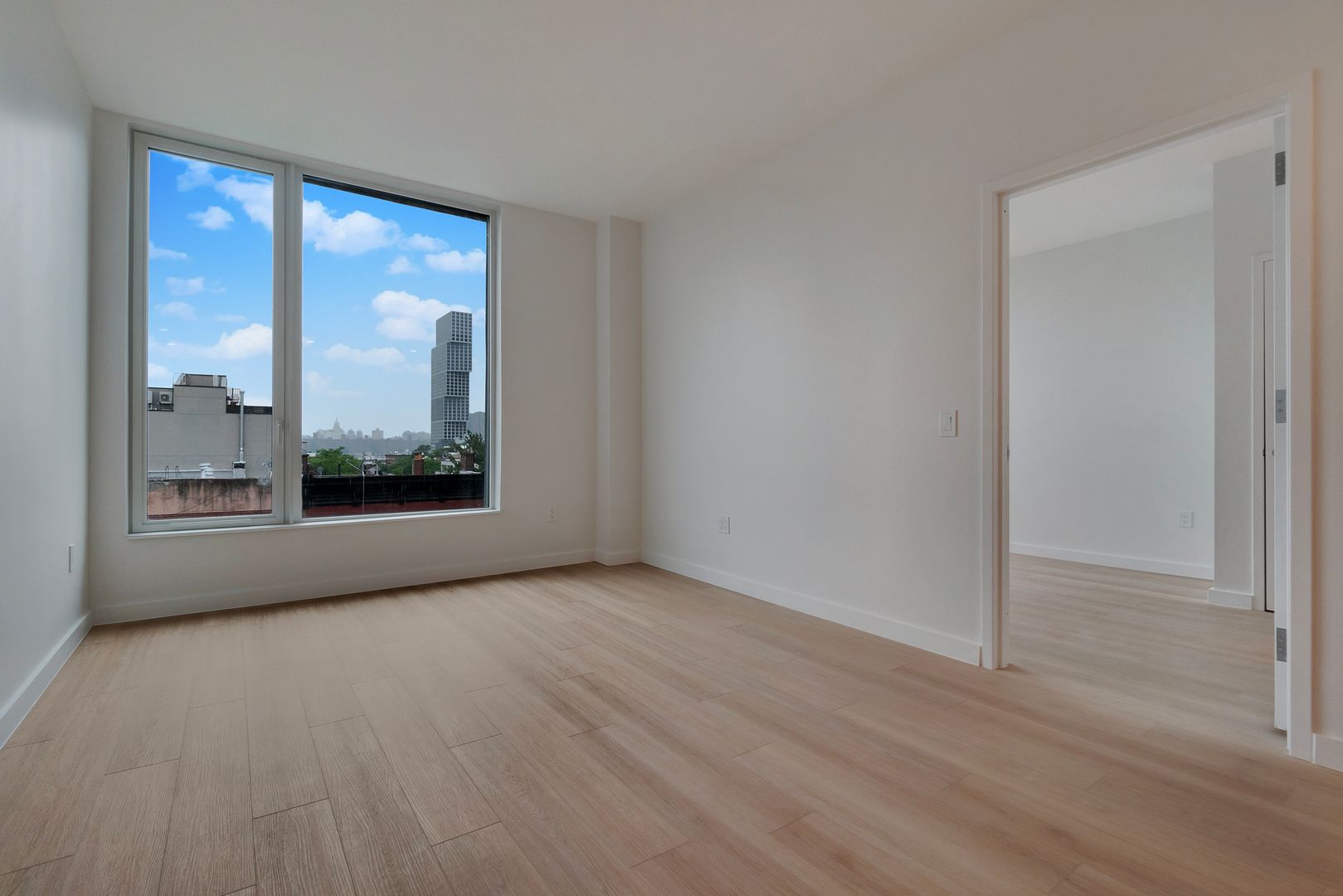 Brooklyn Apartment: 1024 Manhattan Avenue