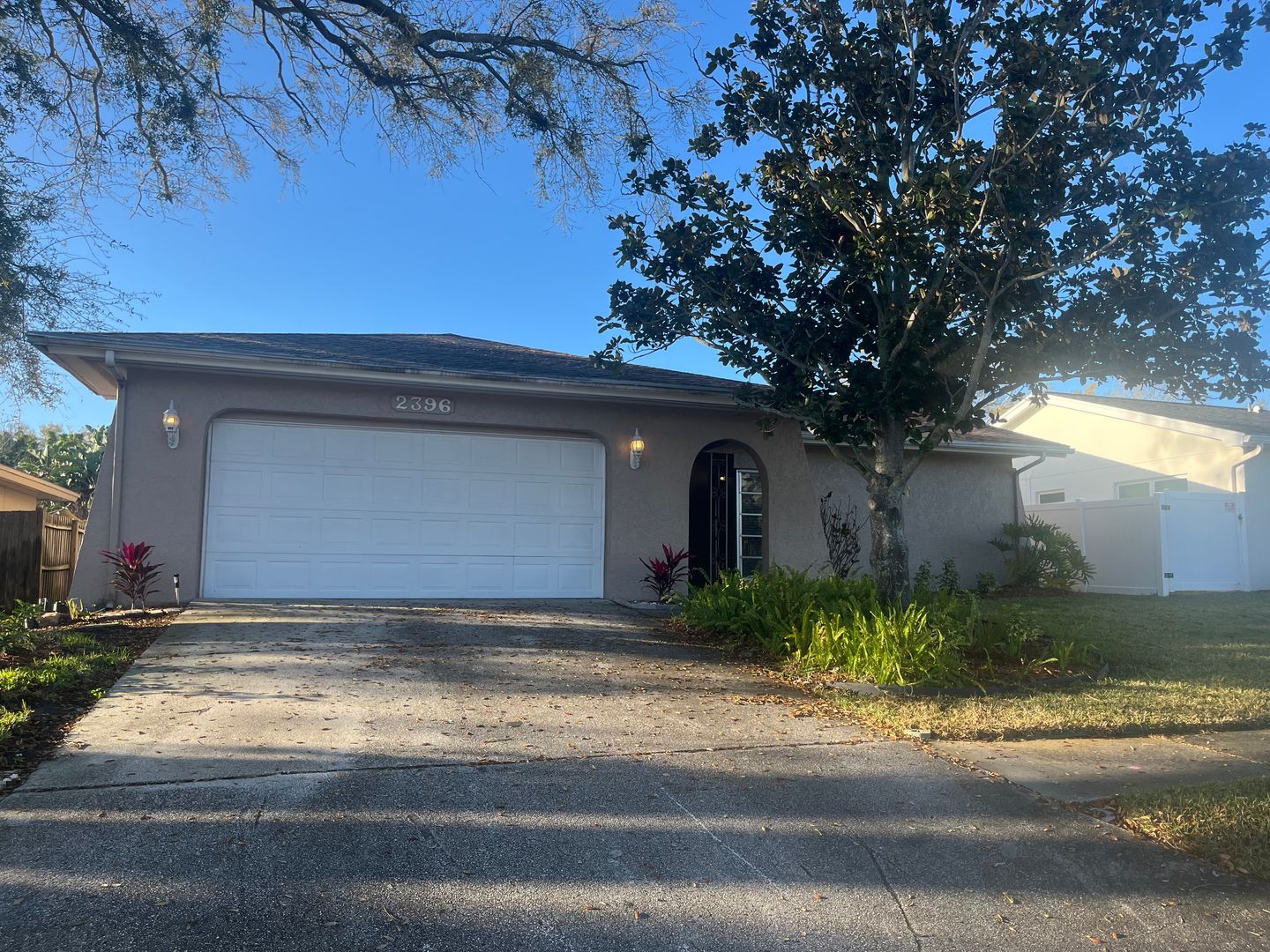 Palm Harbor House: 2396 Orangepointe Ave