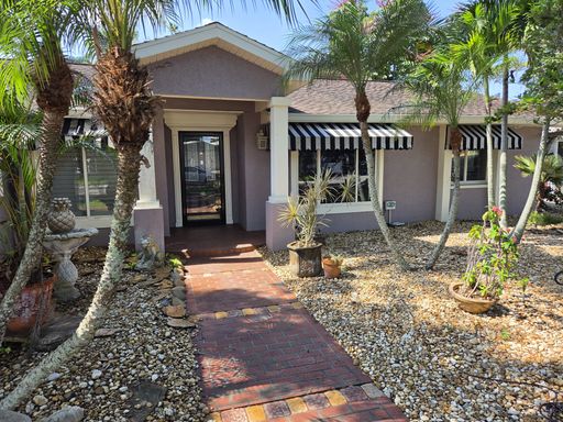 Move-In Ready Palm Harbor Pool Home – Furnished & Pet Friendly – photo 1