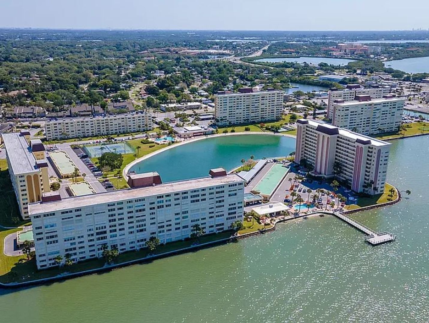 St Petersburg House: 4525 Cove Cir APT 304