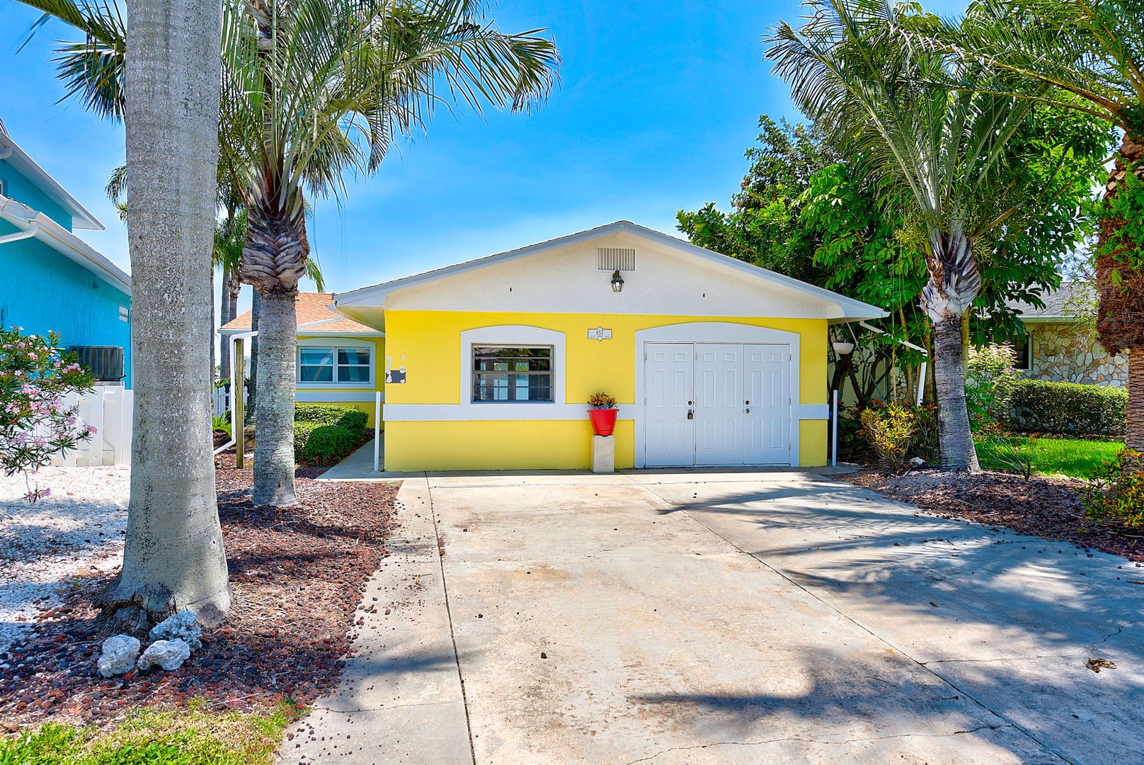 Redington Shores House: 857 180th Ave E