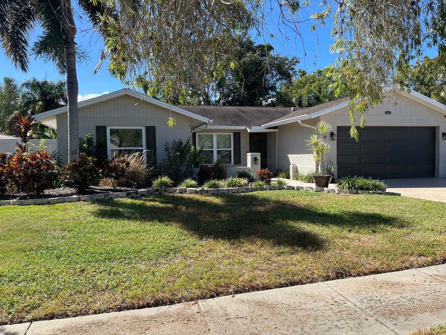 Clearwater House: 3017 Sarah Dr