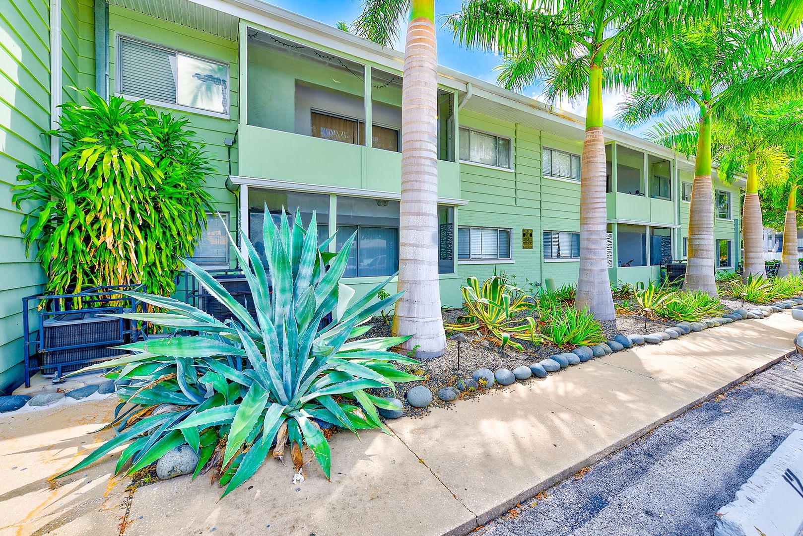 Clearwater House: 1329 Drew St,