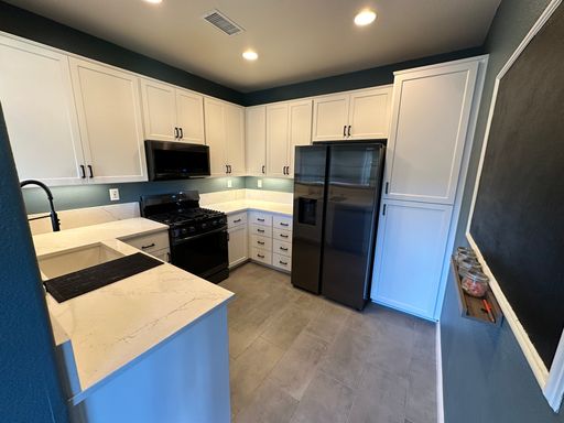 3 bed, 2.5 bath Townhome in Eastlake – photo 1