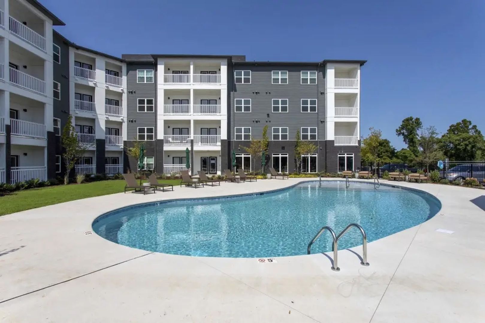 Nashville House: 1542 Lebanon Pike #116