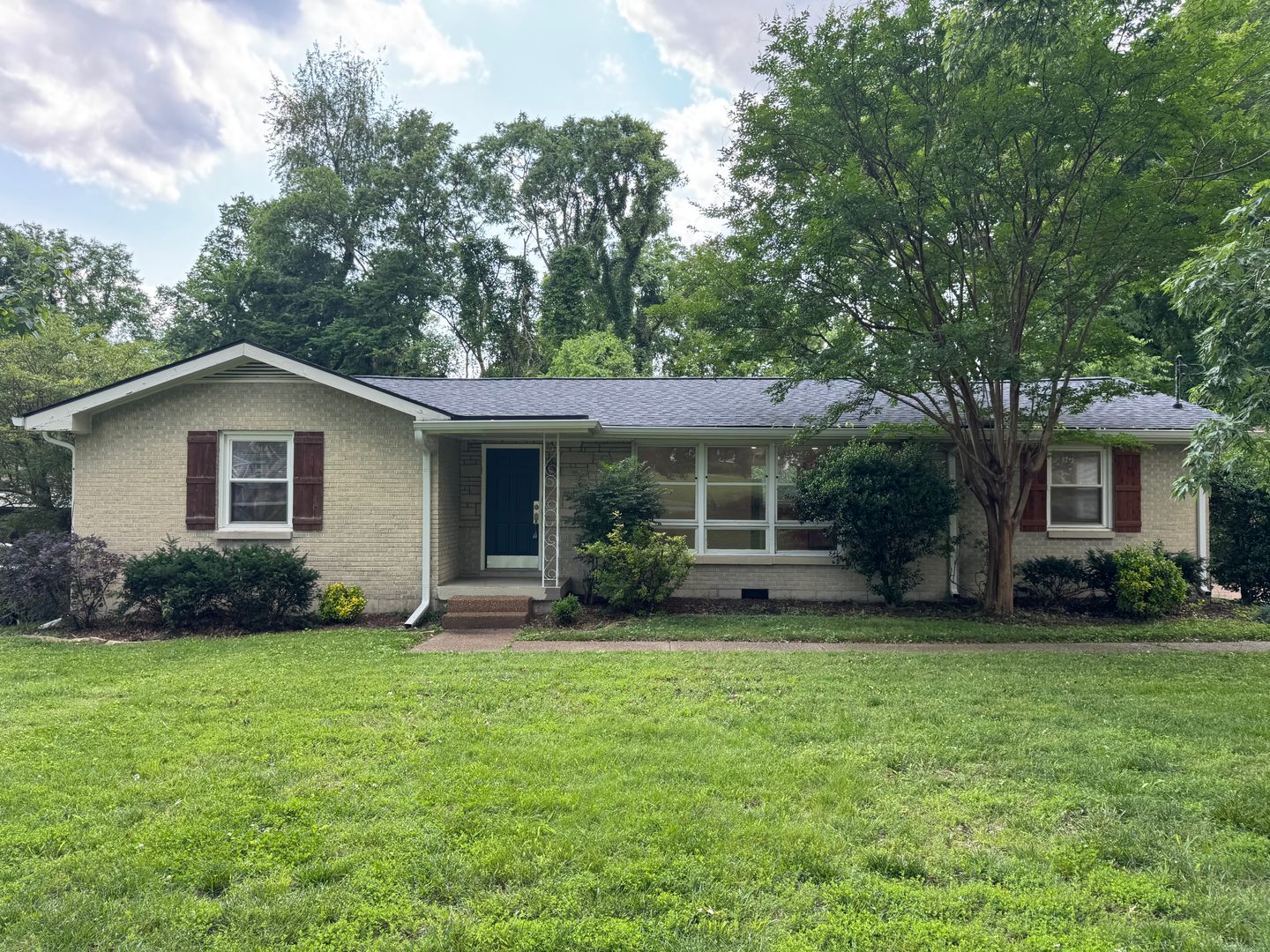 Nashville House: 5015 Manuel Dr