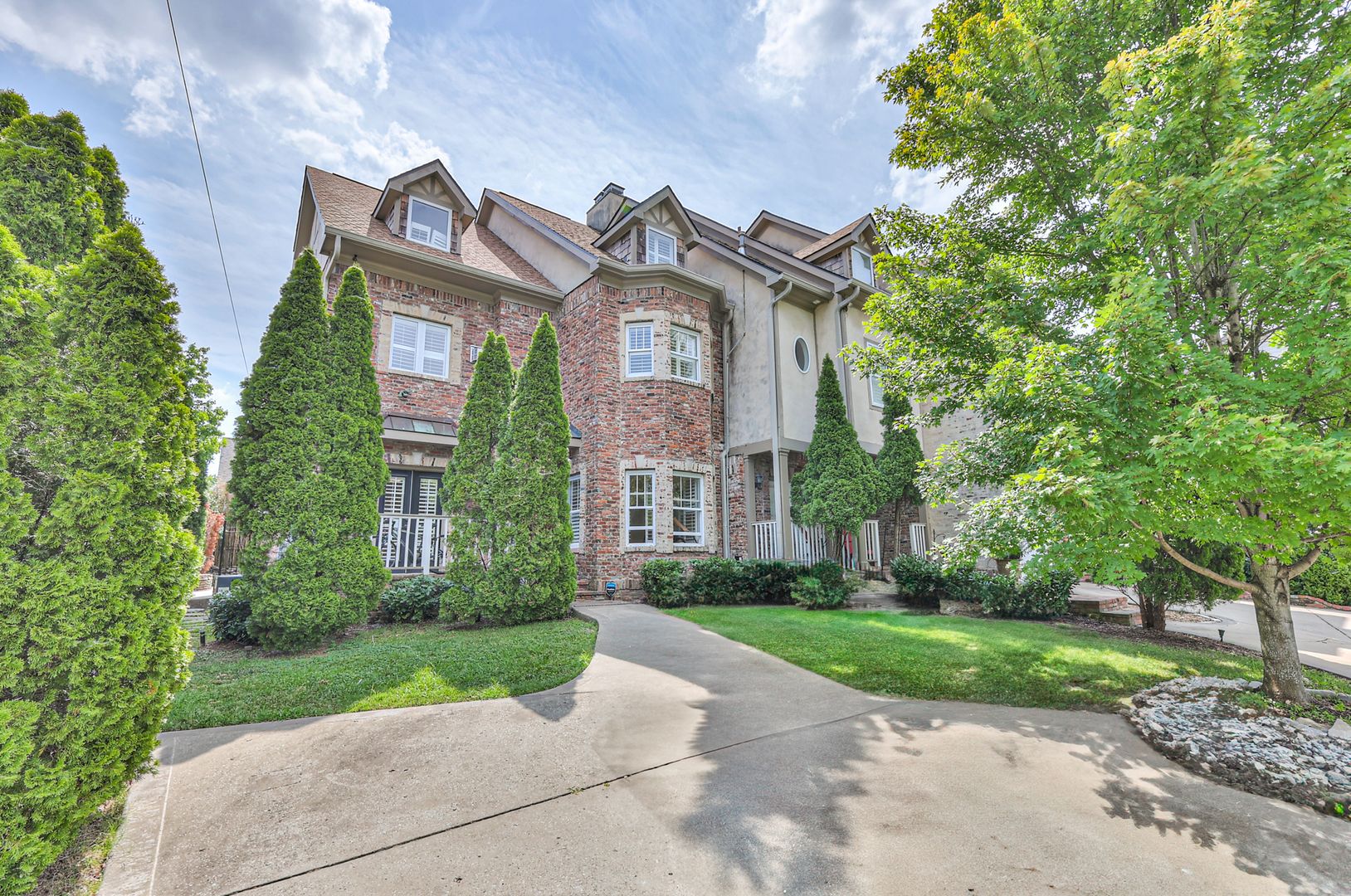 Nashville House: 509 Acklen Park Dr