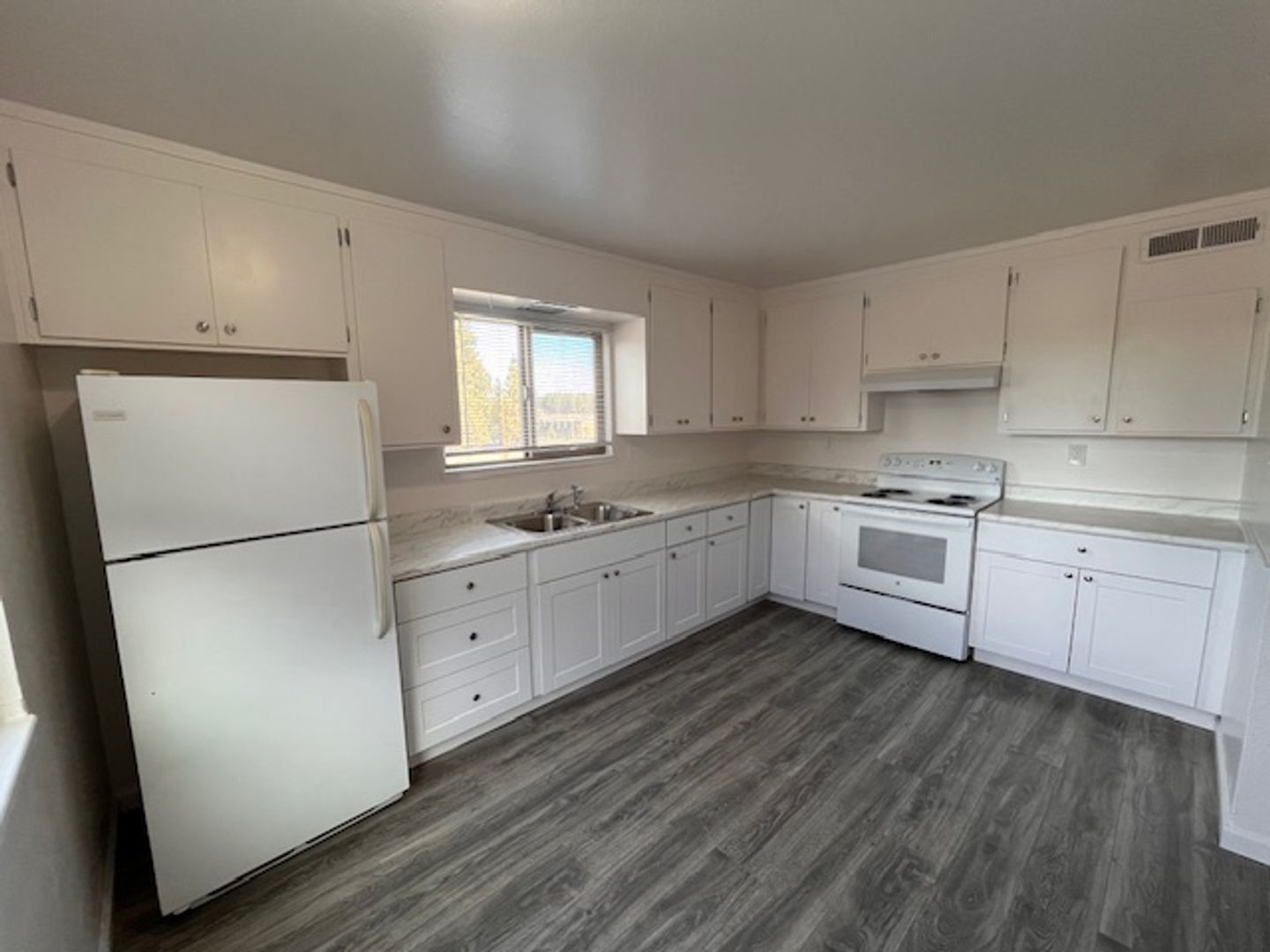 Stateline Apartment: 145 Michelle Dr.