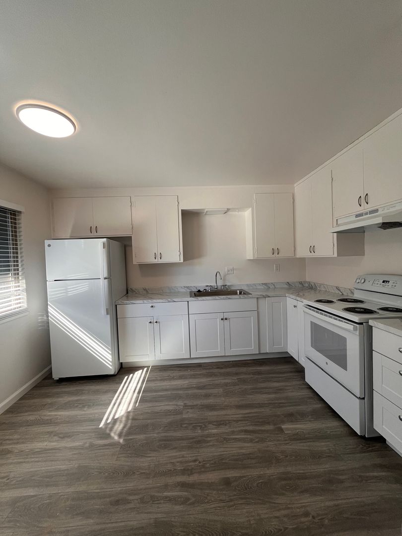 Stateline Apartment: 145 Michelle Dr.