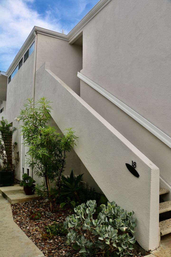 Encinitas Apartment: 125 Hillcrest Drive