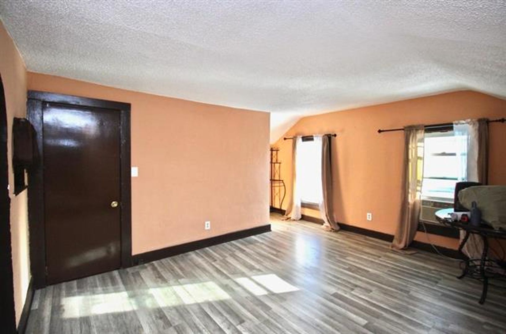 Janesville Apartment: 352 W Racine