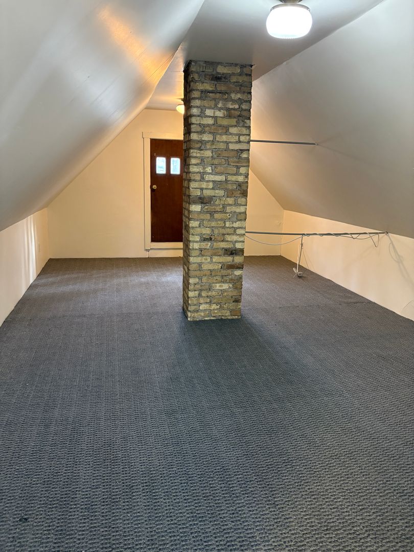 Janesville Apartment: 424 N Pearl St.