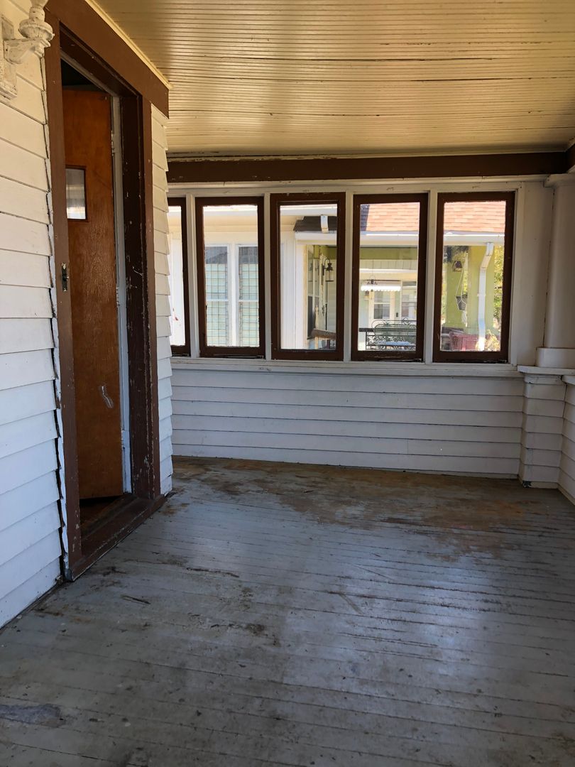 Janesville House: 928 Benton
