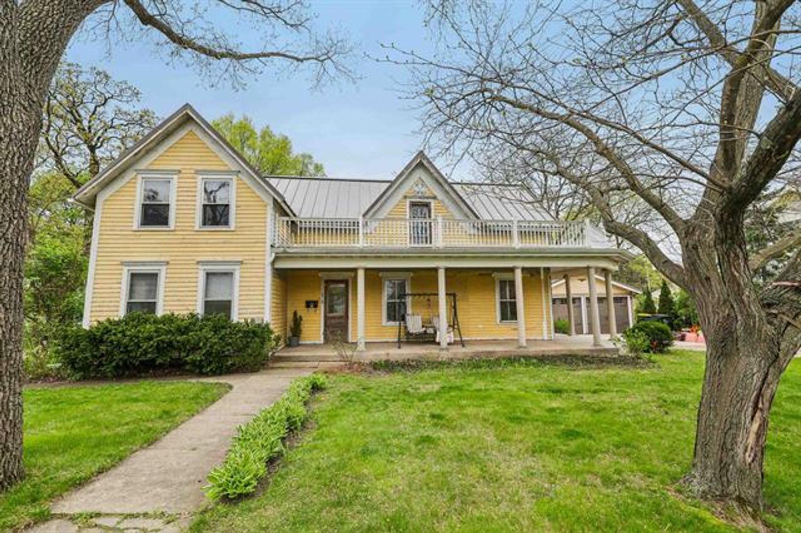 Prairie du Sac House: 875 WATER ST