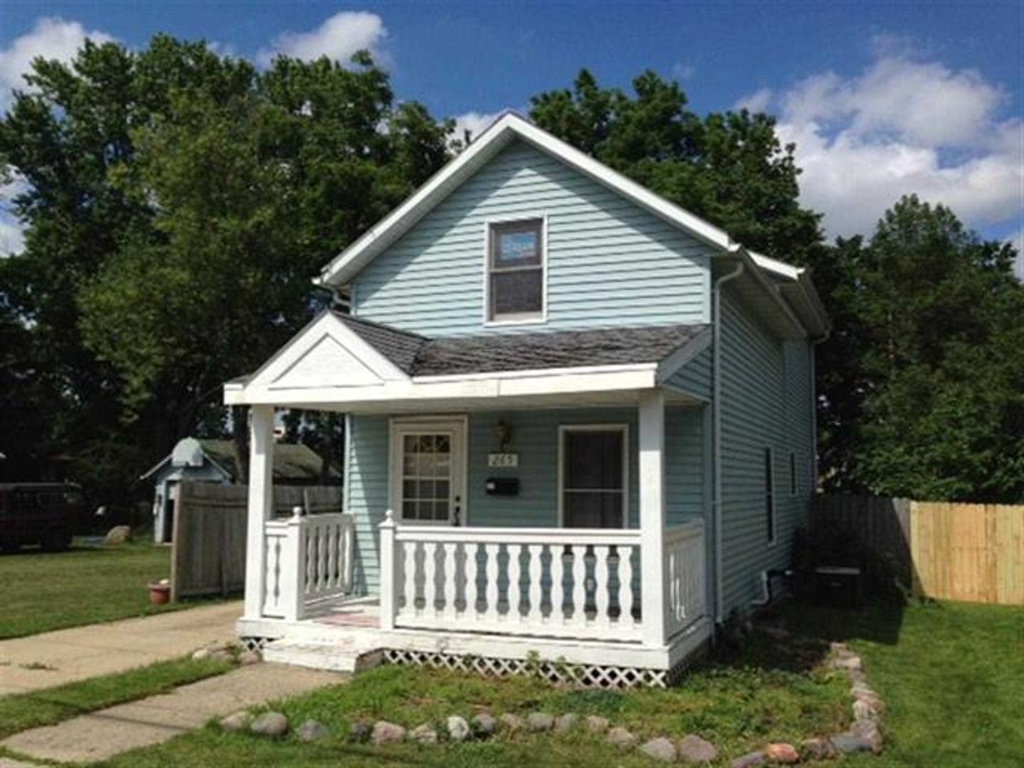 Janesville House: 265 S Franklin293