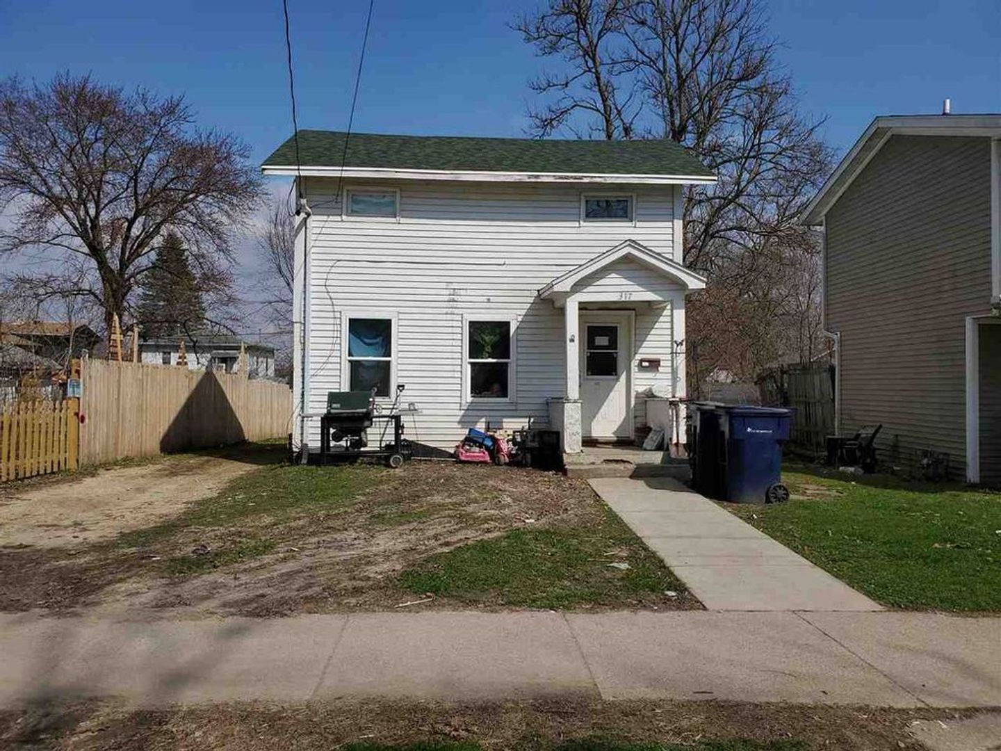 Janesville House: 317 Linn St