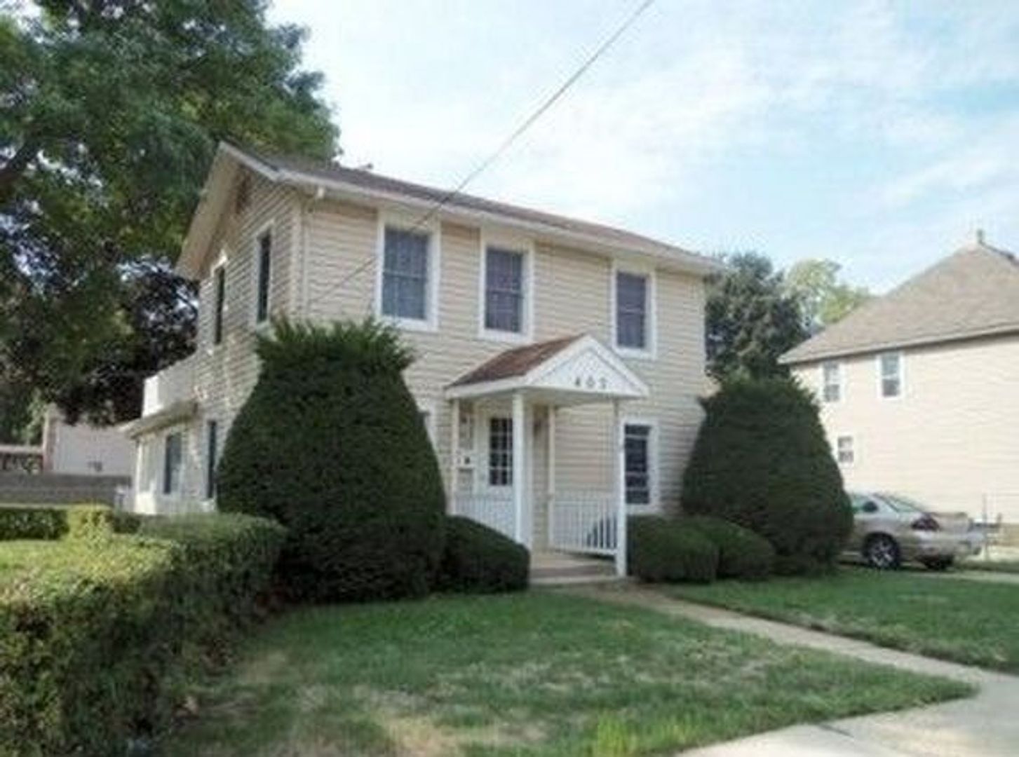 Janesville House: 403 W Racine St