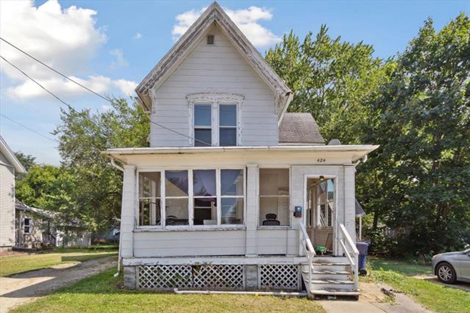 Janesville Apartment: 424 N Pearl St.