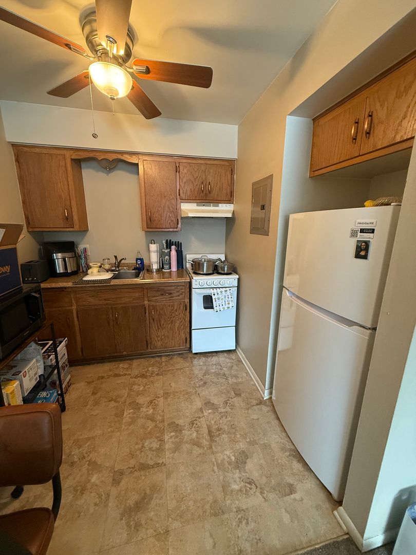 Waukesha Apartment: 1165 White Rock Ave