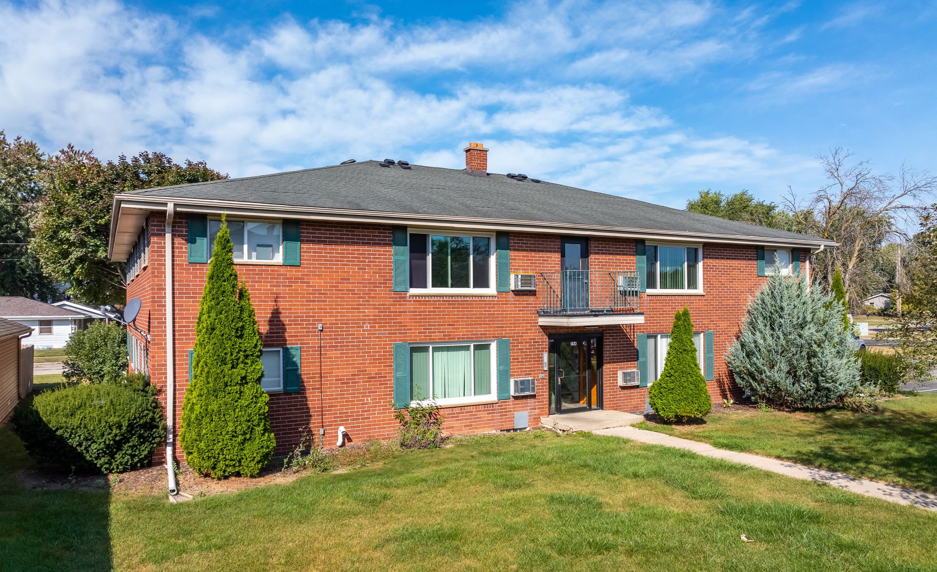 Hartford Apartment: 744 Evergreen Dr.